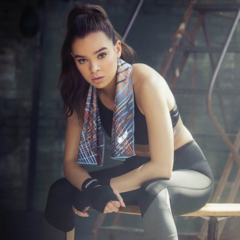 Hailee Steinfeld Fitness Photoshoot doing Bench Workout